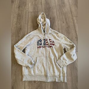 Gap men size L sweater. Used and in good condition